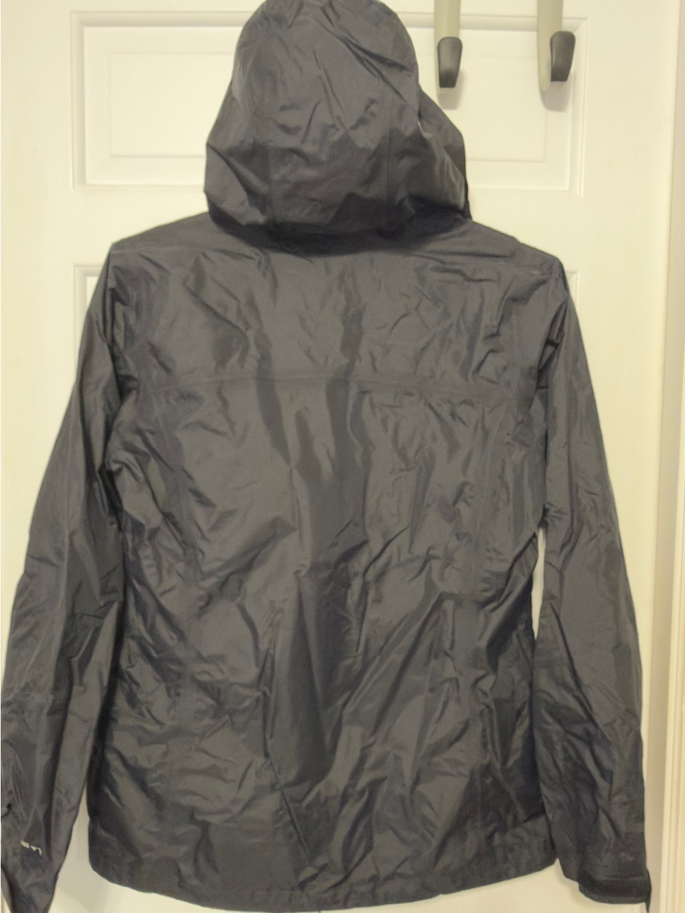 Columbia Black Hooded Packable Jacket. GUC. Size M - Picture 3 of 10